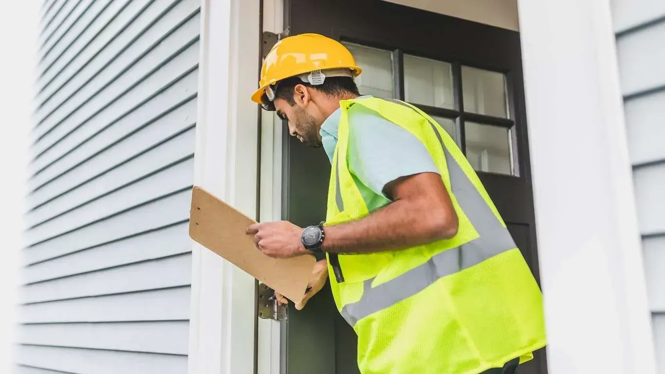 mold-inspectors-of-FL-house-mold-1920w